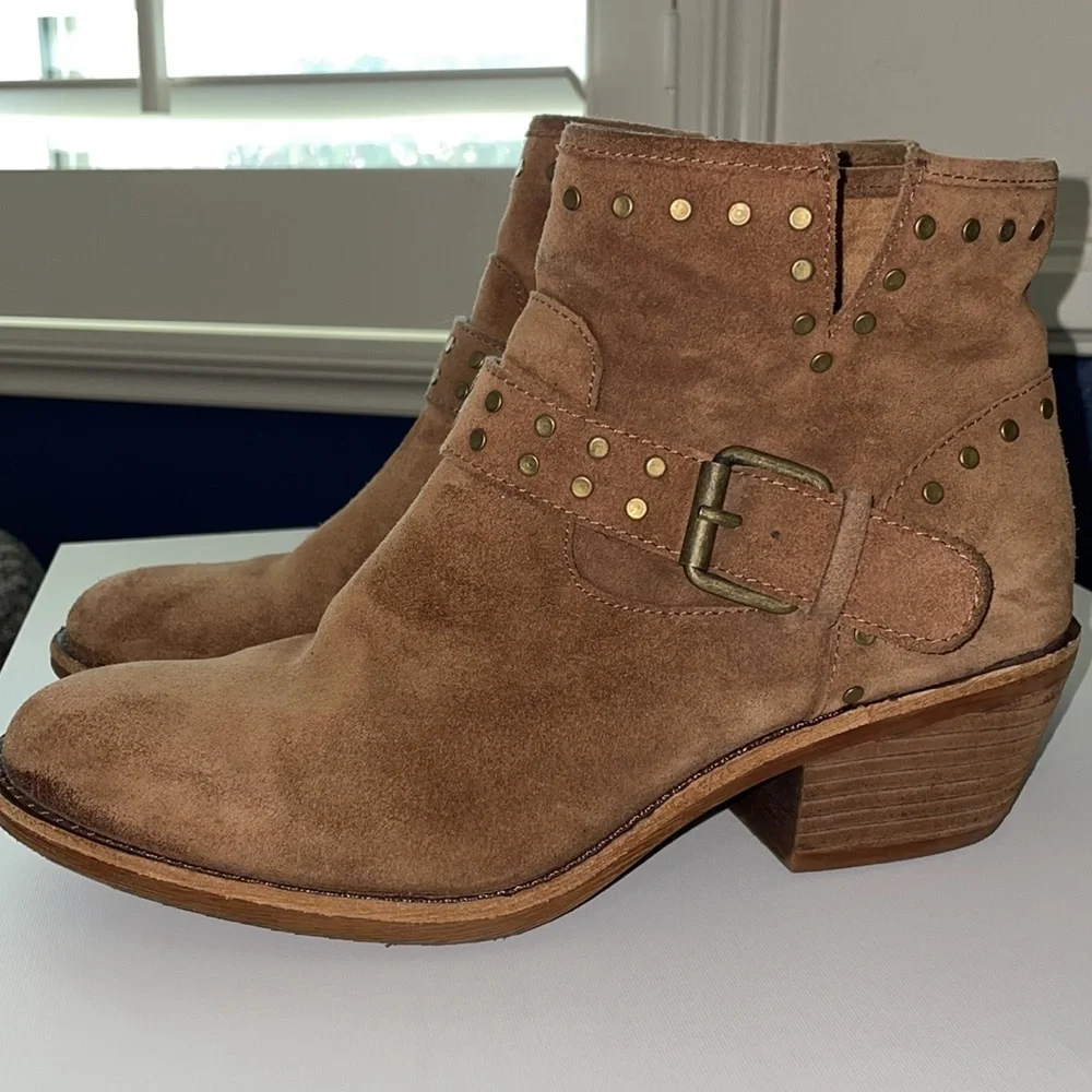 Sofft Cognac Suede Leather Ankle Booties Sz. 8 - Picture 4 of 10